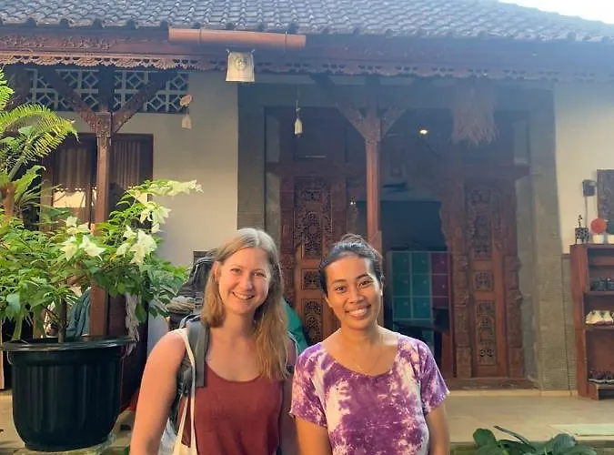 Yasa Backpackers House